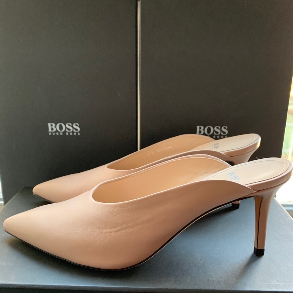 ❌SOLD❌🚫NOT FOR SALE ANYMORE🚫🤎Hugo Boss Mules🤎